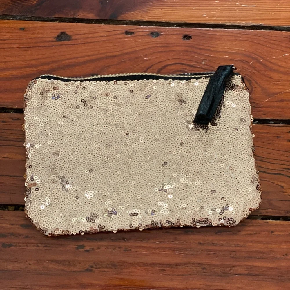 🧩 4/$20 Cosmetic Bag